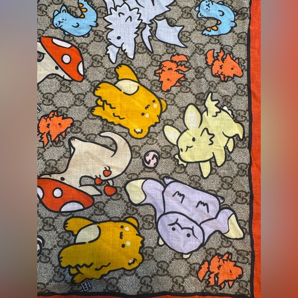 New Authentic Gucci x Pikarar GG Supreme Logo Square Scarf - Picture 4 of 9